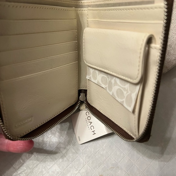 Coach Medium Zip around Wallet with Turn Lock front Vintage RARE Y2K NWT - Picture 4 of 12